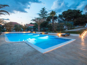 Luxury Holiday Home in Bibinje near Sea